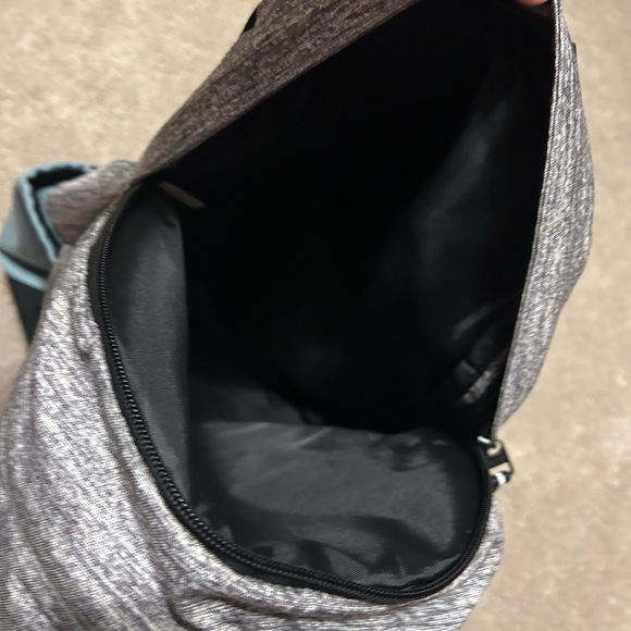 Pink backpack - Picture 5 of 7